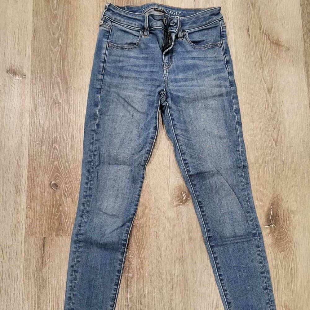 American Eagle Jegging/Skinny Jean Size 2 Medium Wash